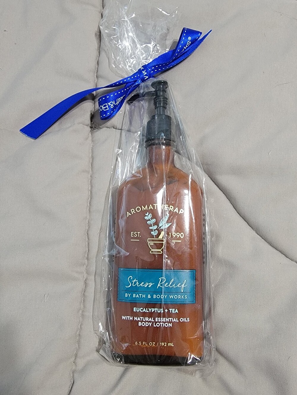 Bath & Body Works Aromatherapy Stress Relief Body Lotion in the Eucalyptus + Tea